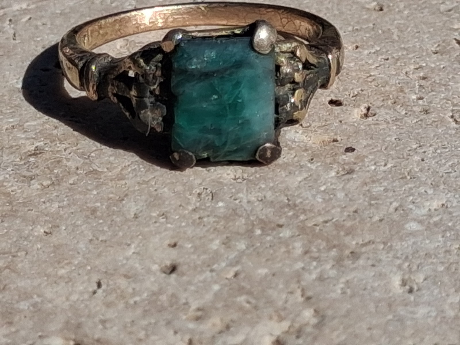 Unique antique victorian 14k gold ring Needs Professional Cleaning
