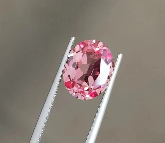 Certified 5 Ct Elegant Oval Natural Ceylon Padparadscha Sapphire Loose Gemstone