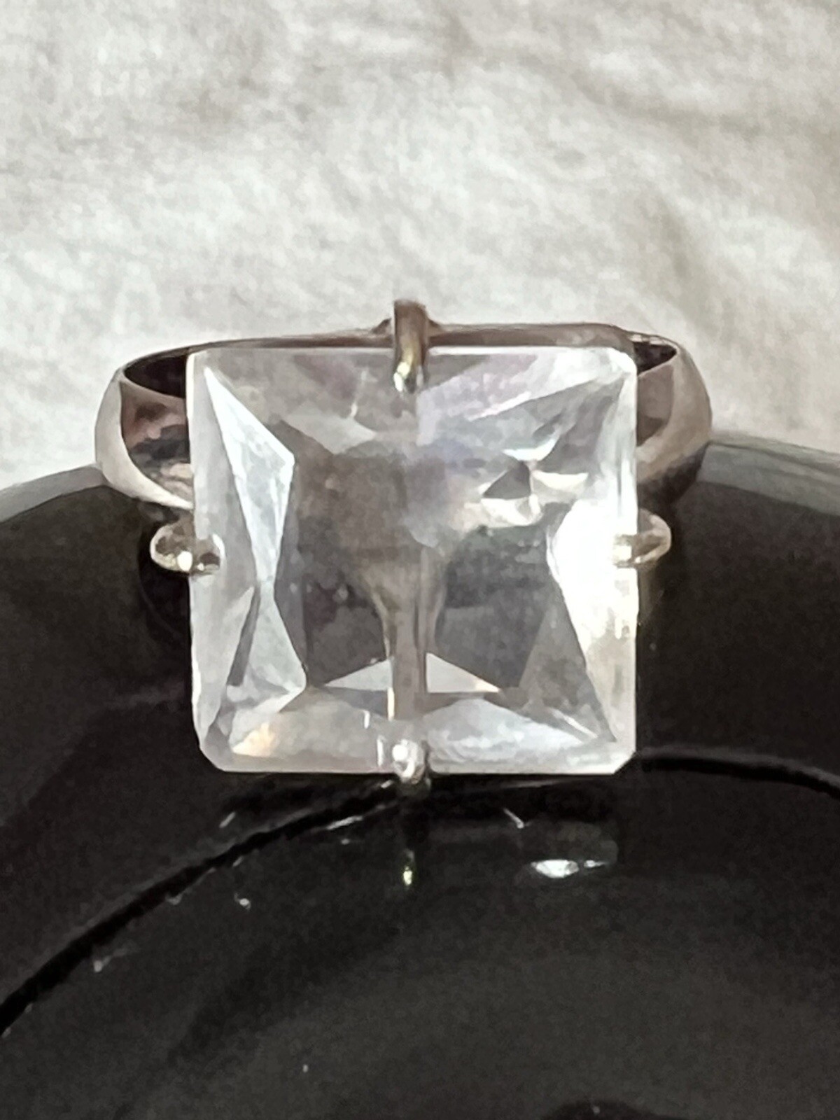 Vintage 18k White Gold Different Stone Cut Sapphire Tower Cocktail Ring Size 7