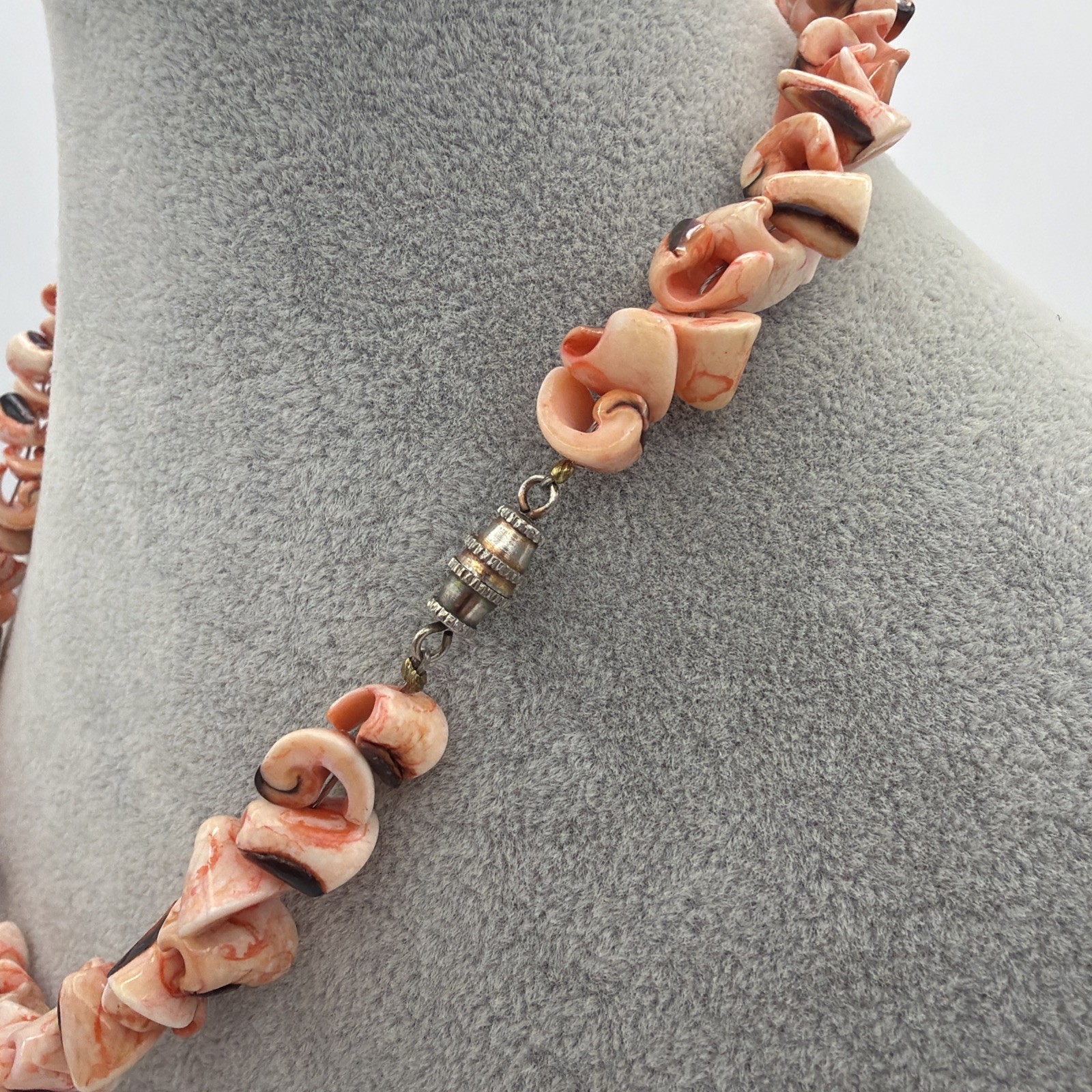 Vintage Luhuanus Shell Necklace Peach Curly Jewelry Hawaiian 16.5″ Barrel Clasp