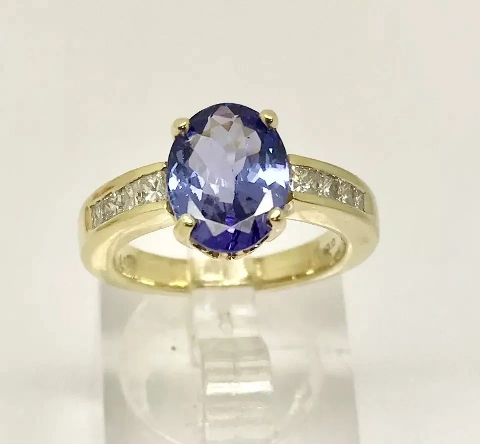 3.55 Ct Oval Cut Tanzanite Women’s Unique Engagement Ring 14K Yellow Gold