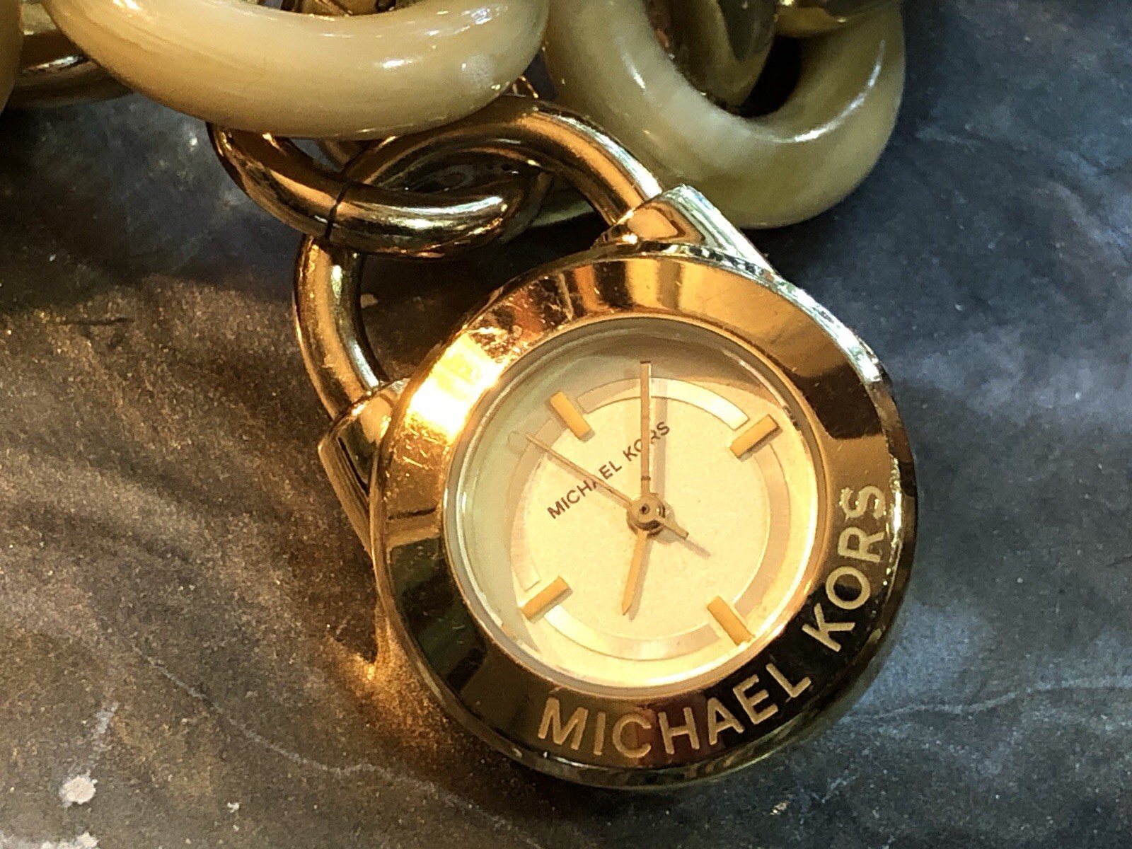 🍯✨RARE NOS w/ Box VINTAGE MICHAEL KORS Gold Chain Link CHARM BRACELET WATCH 🛍️