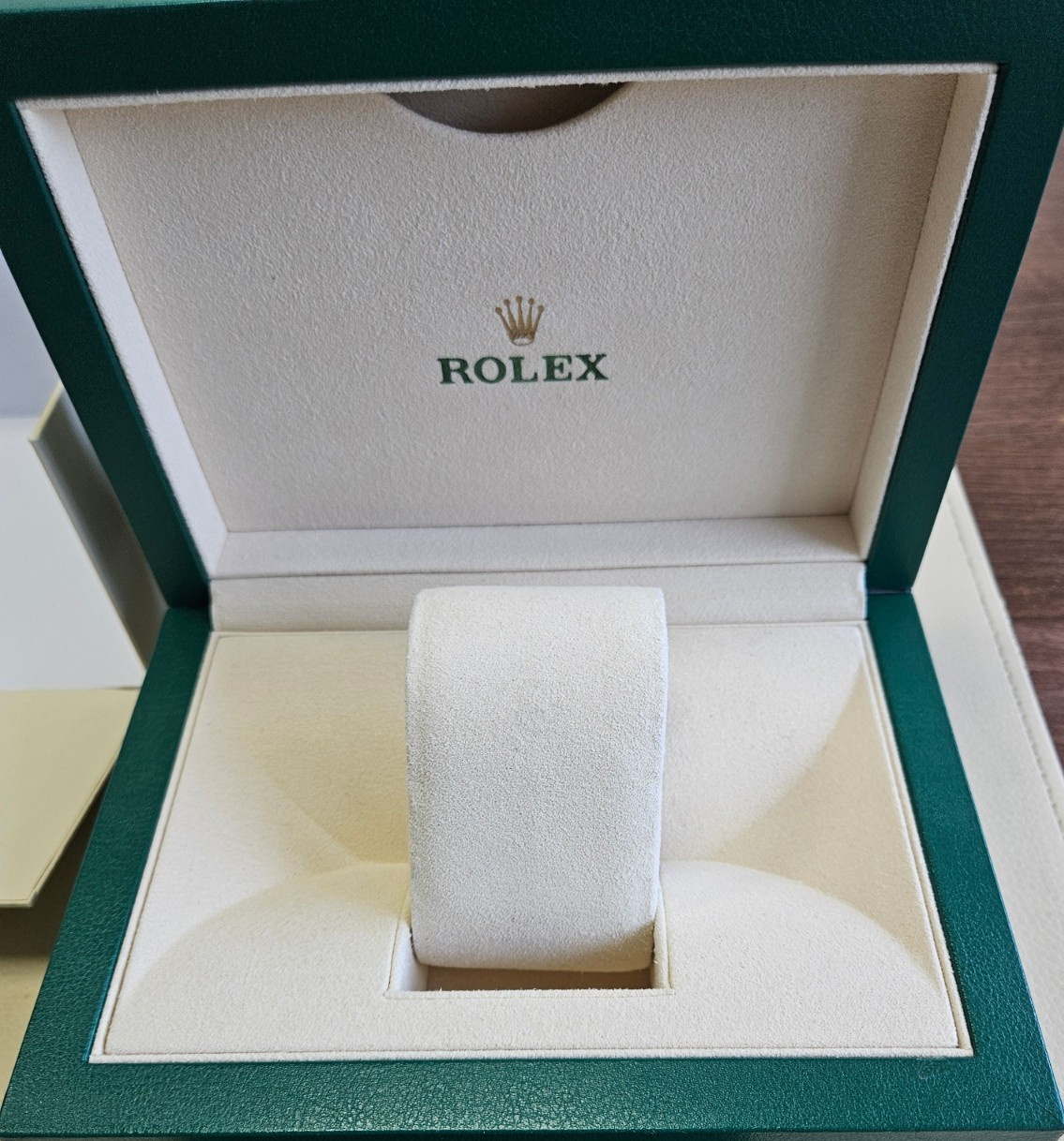 ROLEX GMT MASTER 11 WATCH BOX SET OYSTER M SUIT BRUCE WAYNE