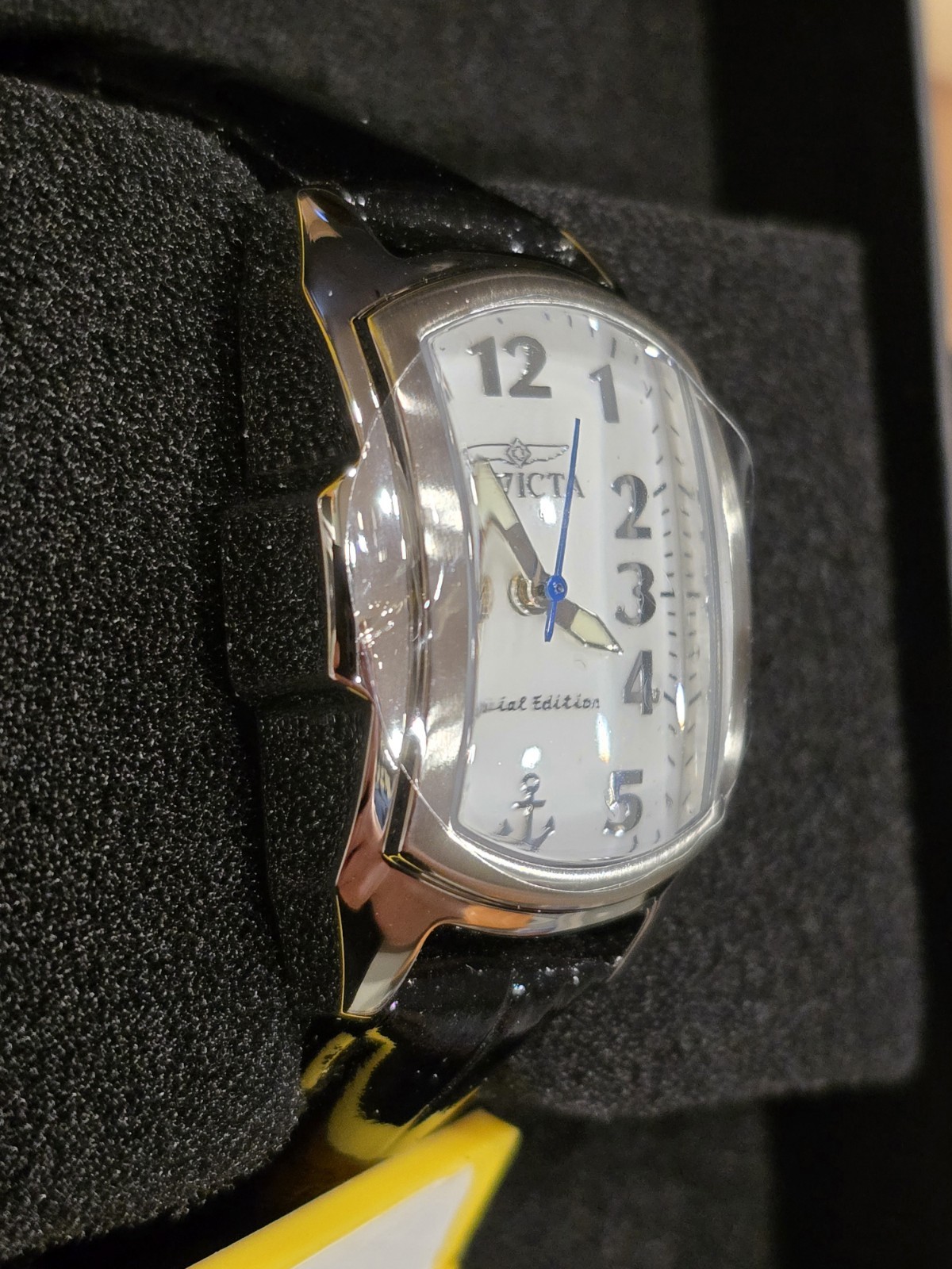 Invicta Pro Diver Musemode Lady 48704 29mm Stainless Steel Steel White Dial NEW