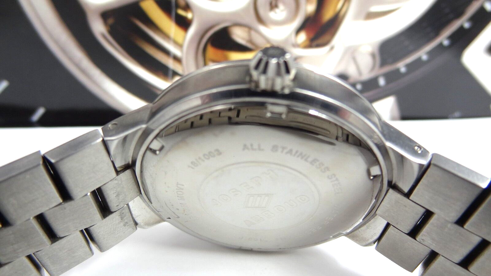 Joseph Abboud 18/1003 Gray Dial Silver Tone Day Date Indicator Men’s Watch