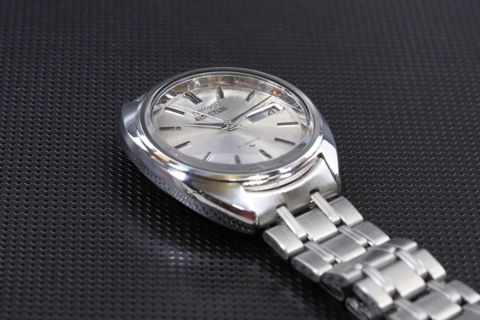 Vintage Seiko 5 Actus 7019-7070 Auto 21J Silver Sunburst Day-Date JDM