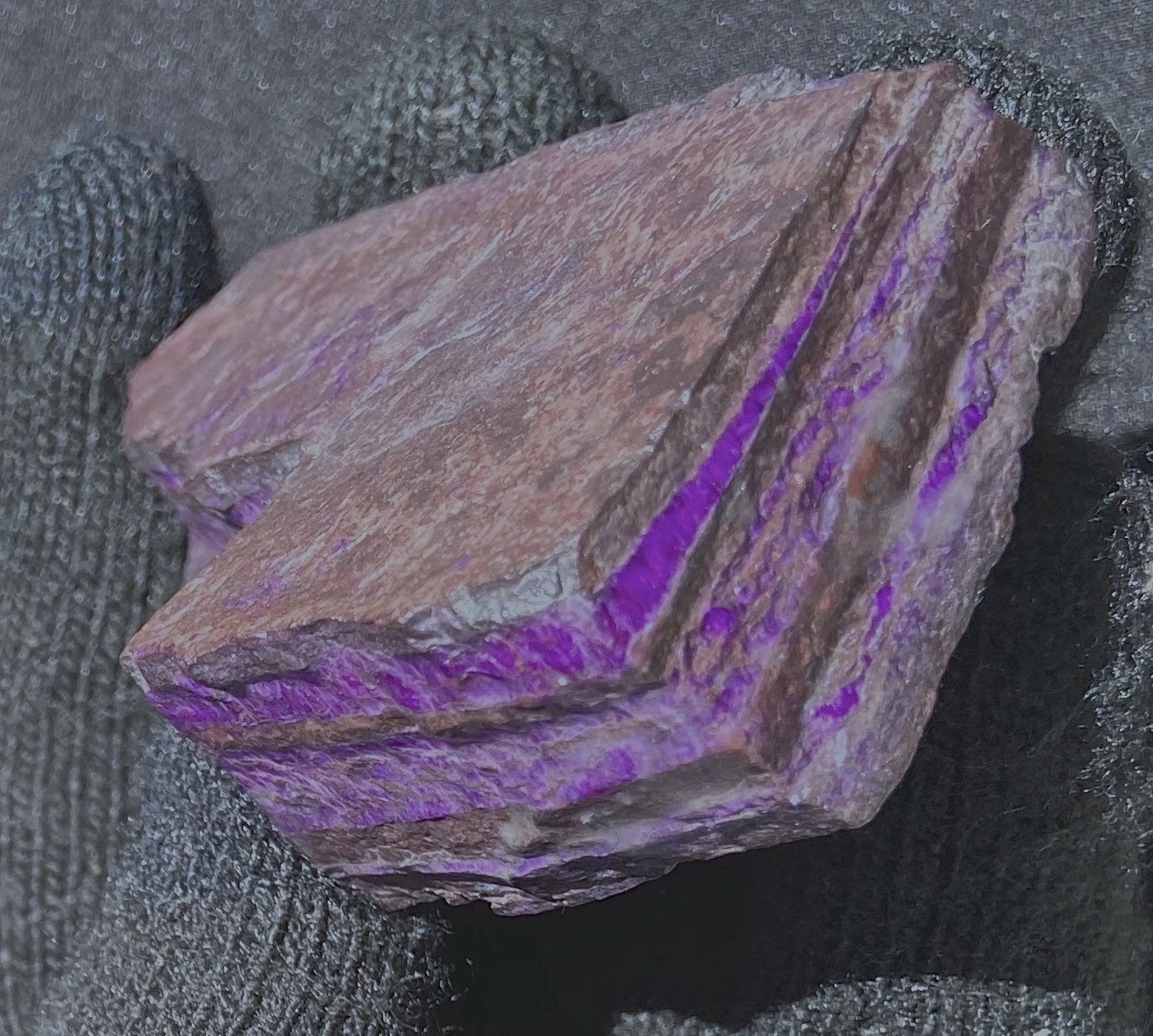 SUGILITE GEL VEINS in MANGANESE ORE LAYERED LARGE ROUGH 142 GRAMS- 5 Oz’s RSA