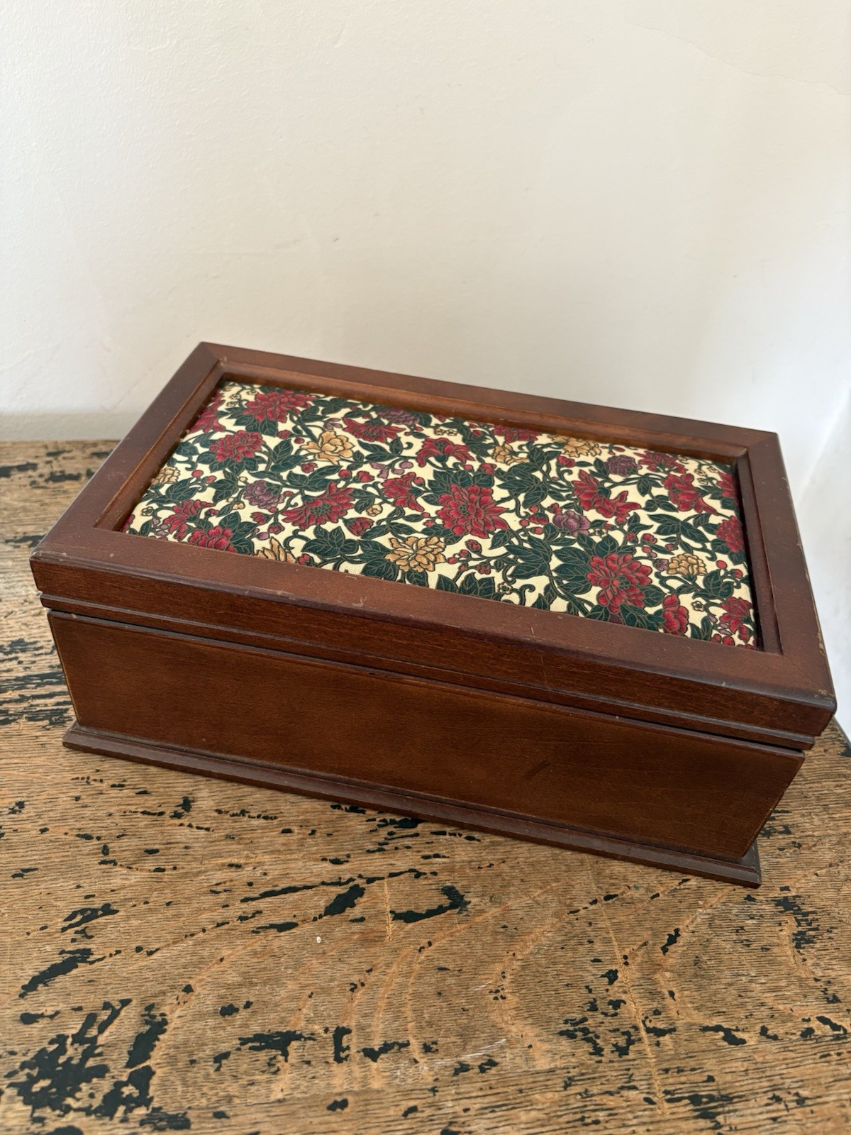 Vintage Floral Top Wooden Jewelry Box Red Green Traditional GrandmaCore Taiwan