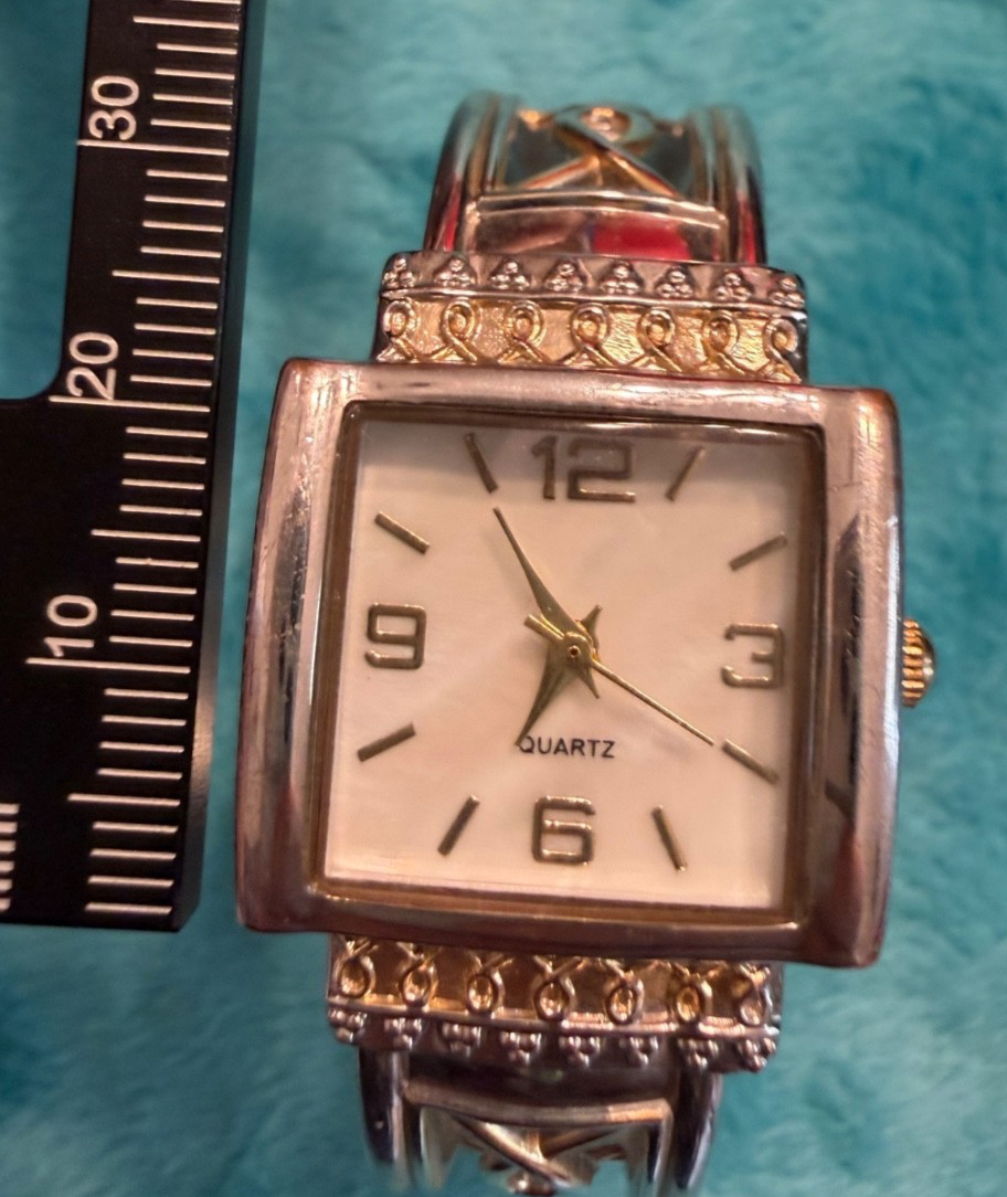 Accutime Watch Corp. Women’s Quartz Fashion Watch – Works!