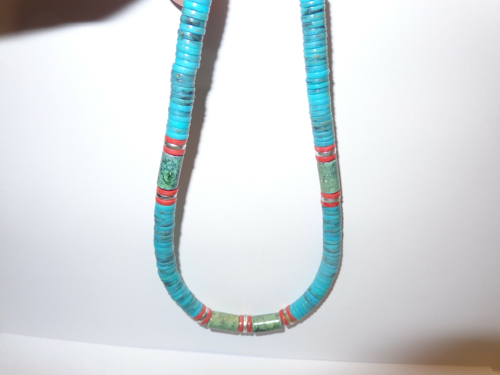 turquoise/red coral type necklace rd disc shaped pcs sz 15in lg screw catch