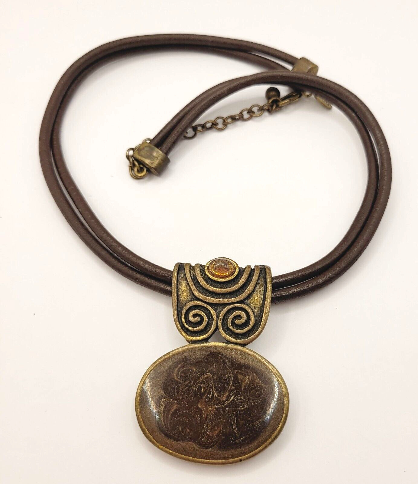 Chico’s Bronze Tone Enamel Medallion w Amber Glass Pendant Necklace Faux Leather