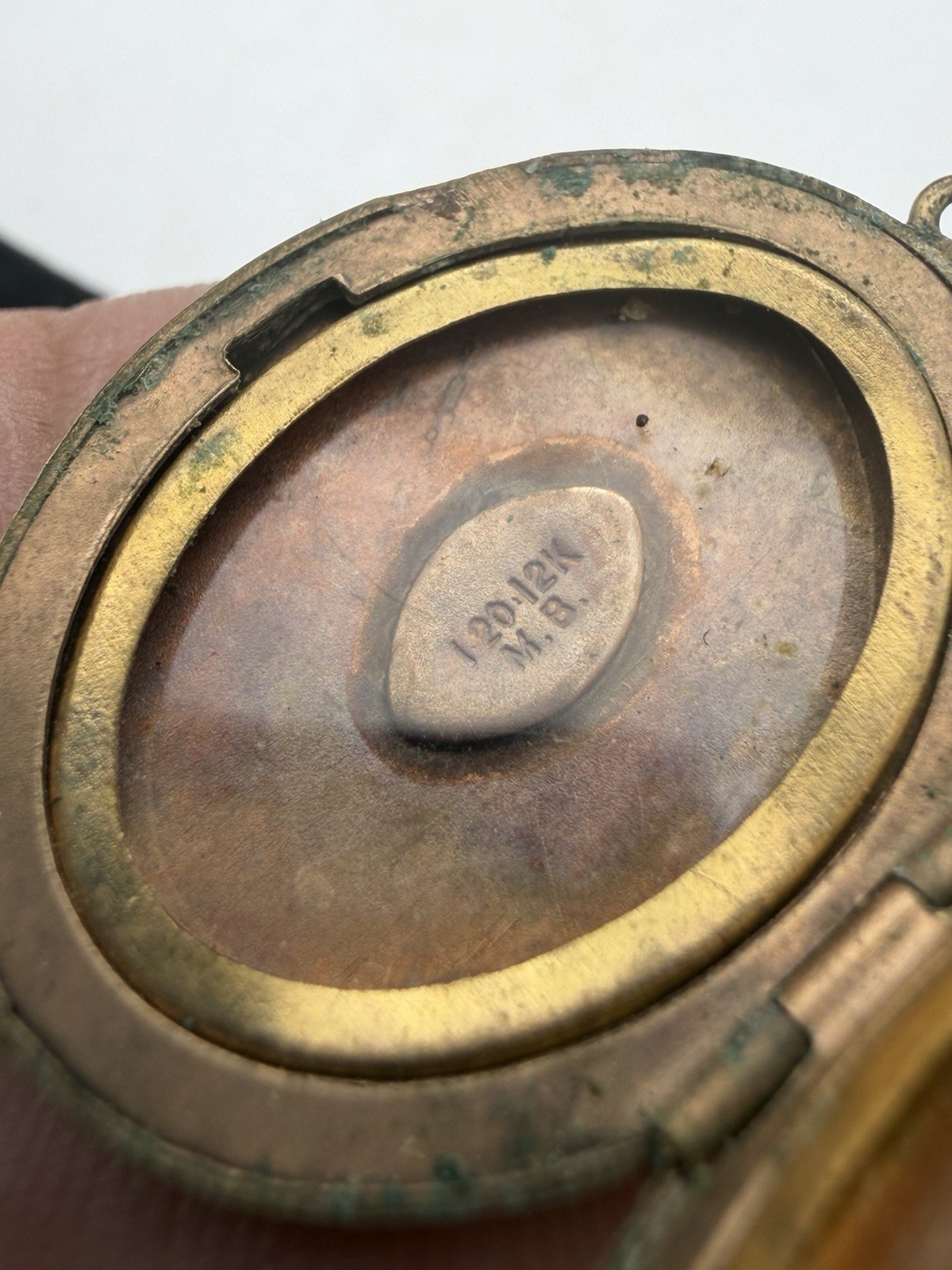 Vintage 1/20th 12k Gold Filled Bird With Nest Oval Locket Stamped MB