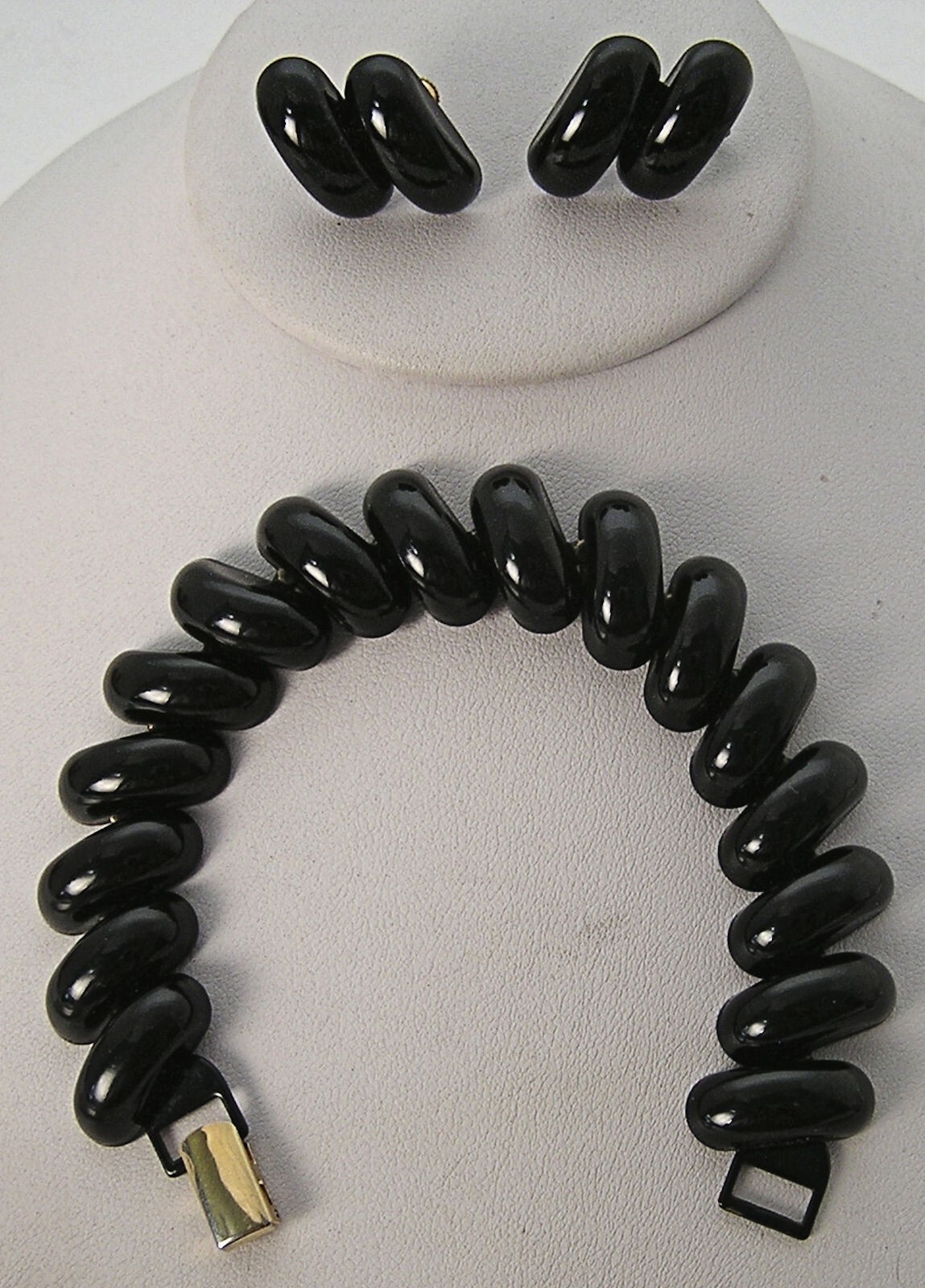 Vintage Napier Black Enamel Angled Oval dome Capsule Link Bracelet Earrings Set