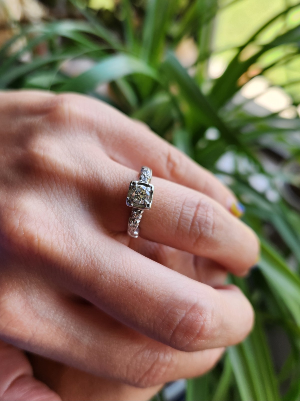 Vintage 1940’s Palladium EngagementRing .4 CT diamond w/ accents Size 4