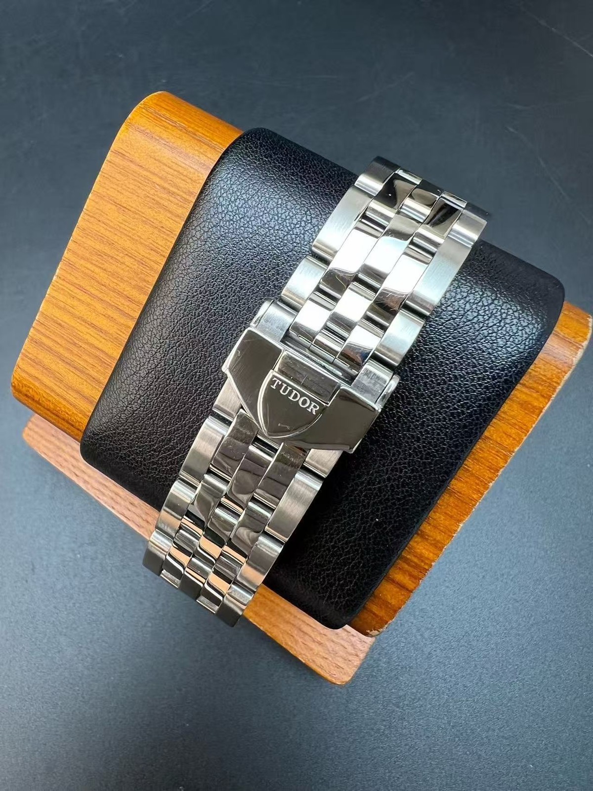 Tudor Sliver Linen Dial Glamour M55000-0003 Men’s Watch Automatic 36mm Date