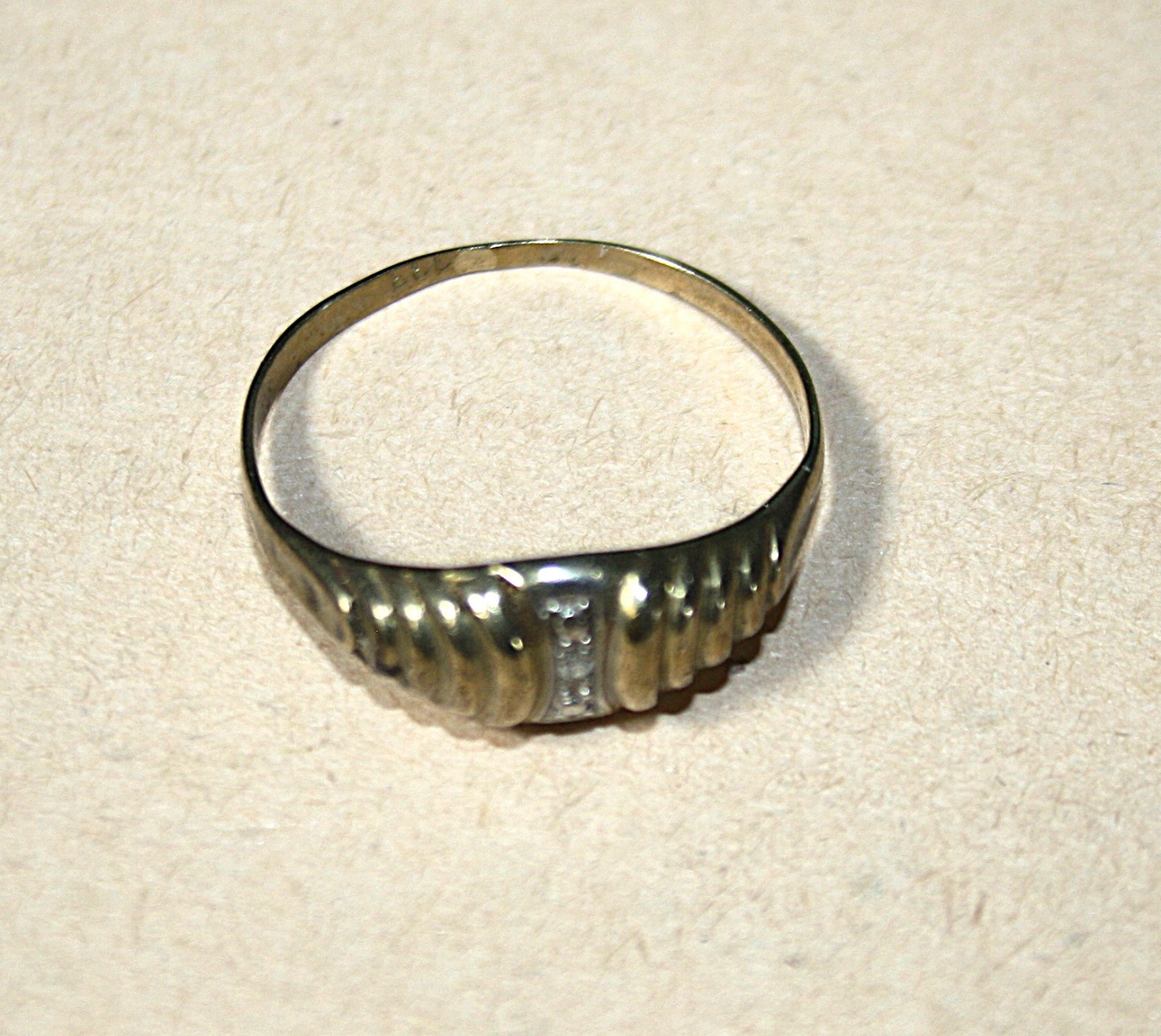 Little Girls Finger Ring, Gold, Hallmark 333, Ø approx. 19 mm, Round with White Stone