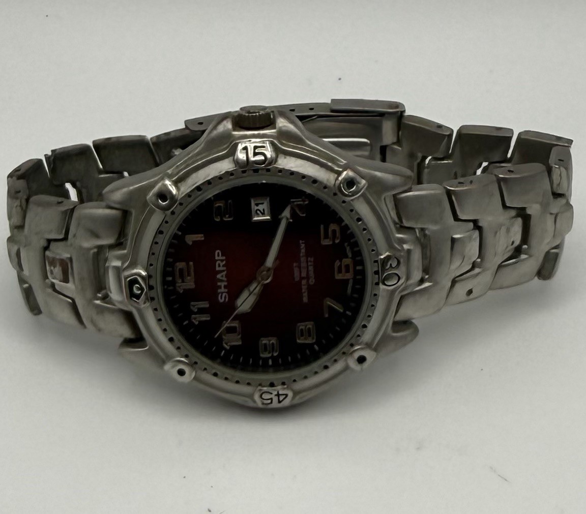 SHARP Mens Quartz Silver Tone Metal Bracelet Red Dial Date 100ft WR 40-43.9mm