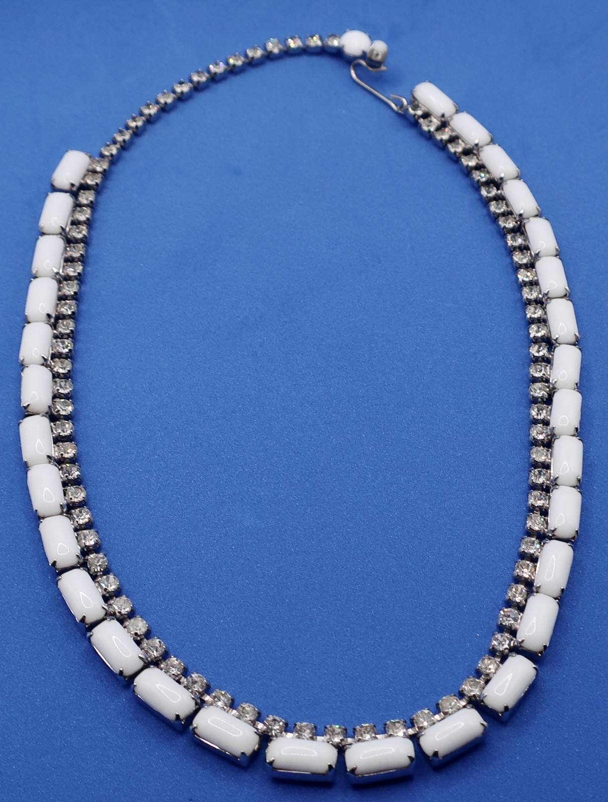 Vintage Milk Glass Clear Rhinestone Demi-Parure Set 15.5″ Necklace & 7″ Bracelet