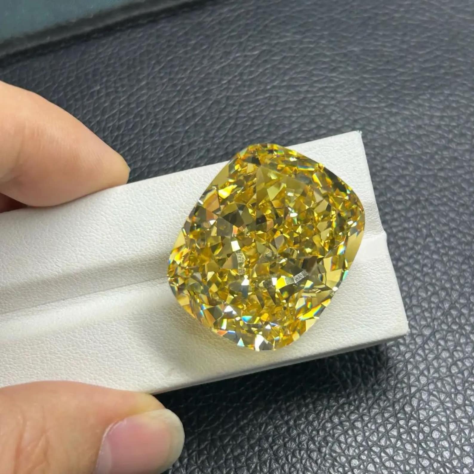 3 Ct Natural Vivid Yellow ‘D’ Color VVS1 Unheated Loose Diamond Cushion Cut