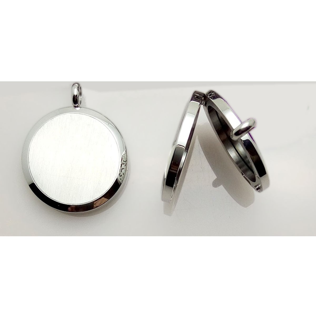 Aromatherapy Essential Oil Diffuser Locket Heaven’s Charms Christmas Tree Steel