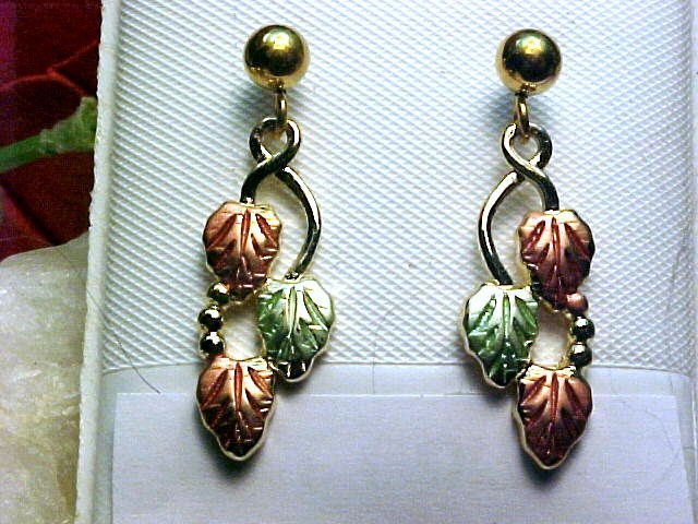 🔥 Black Hills Design Earrings 1″ Long with Grape leaves Gold Plated