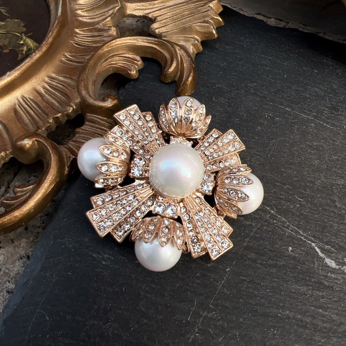 10pcs Vintage Pearl Brooch Royal Court Gem Pin Luxury Coat Badge Jewelry Gift