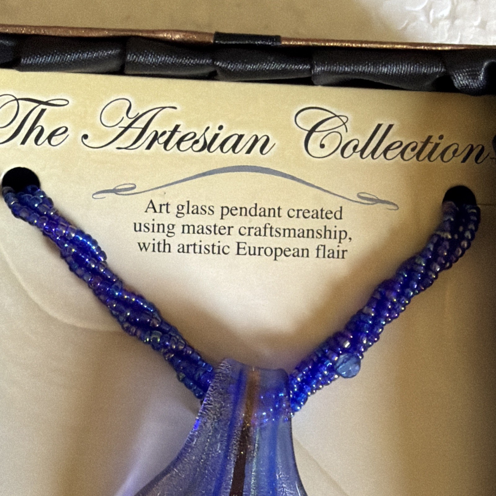 Art Glass Pendant the Artesian Collection w/artistic European Necklace NWB
