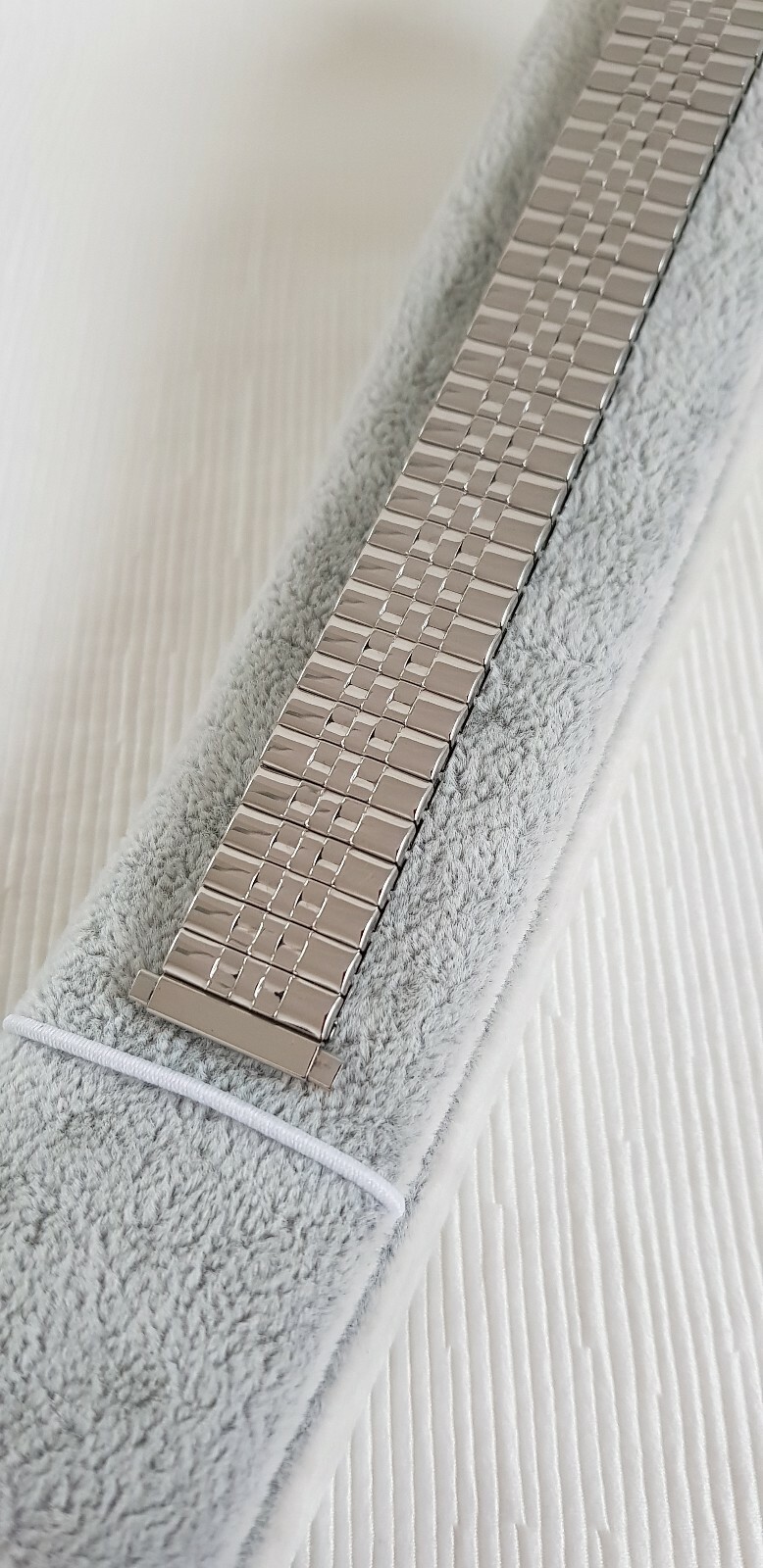 Stainless Steel Silver Tone Elastic Watch Band – Lug Fits 15mm to 19mm