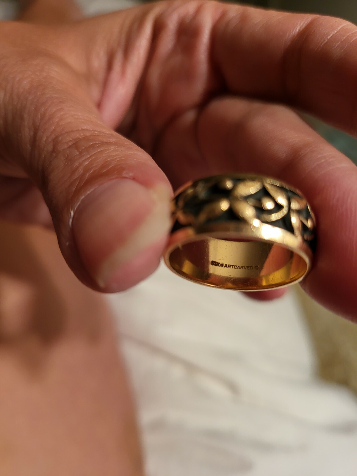 ARTCARVED 14K Solid Gold Wedding Band Sz 8.25 . A RARE find!!! 8 grams