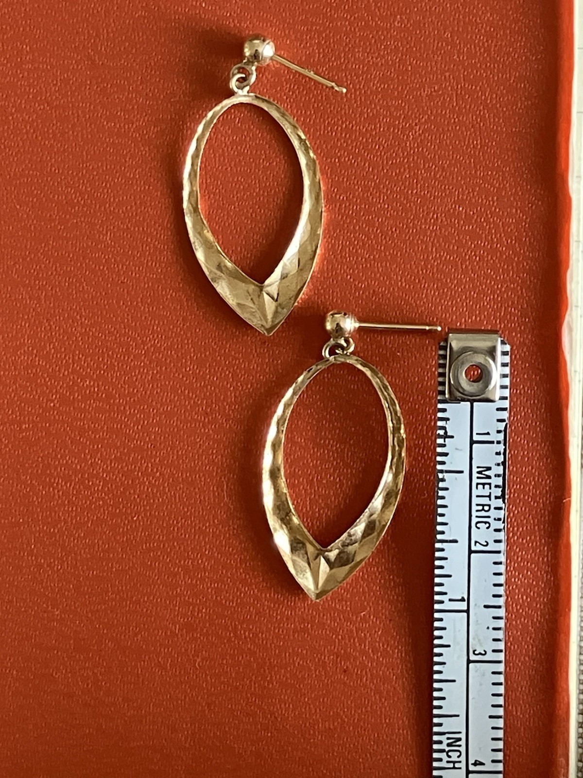 Stamped 14k Yellow Gold Oval Etched Dangle Ball Post Earrings 1″ Long Read Disc