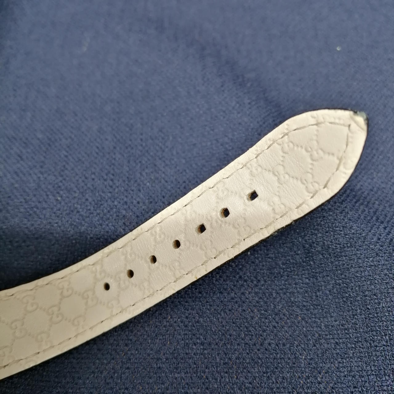 Horsebit Model YA139401 GUCCI