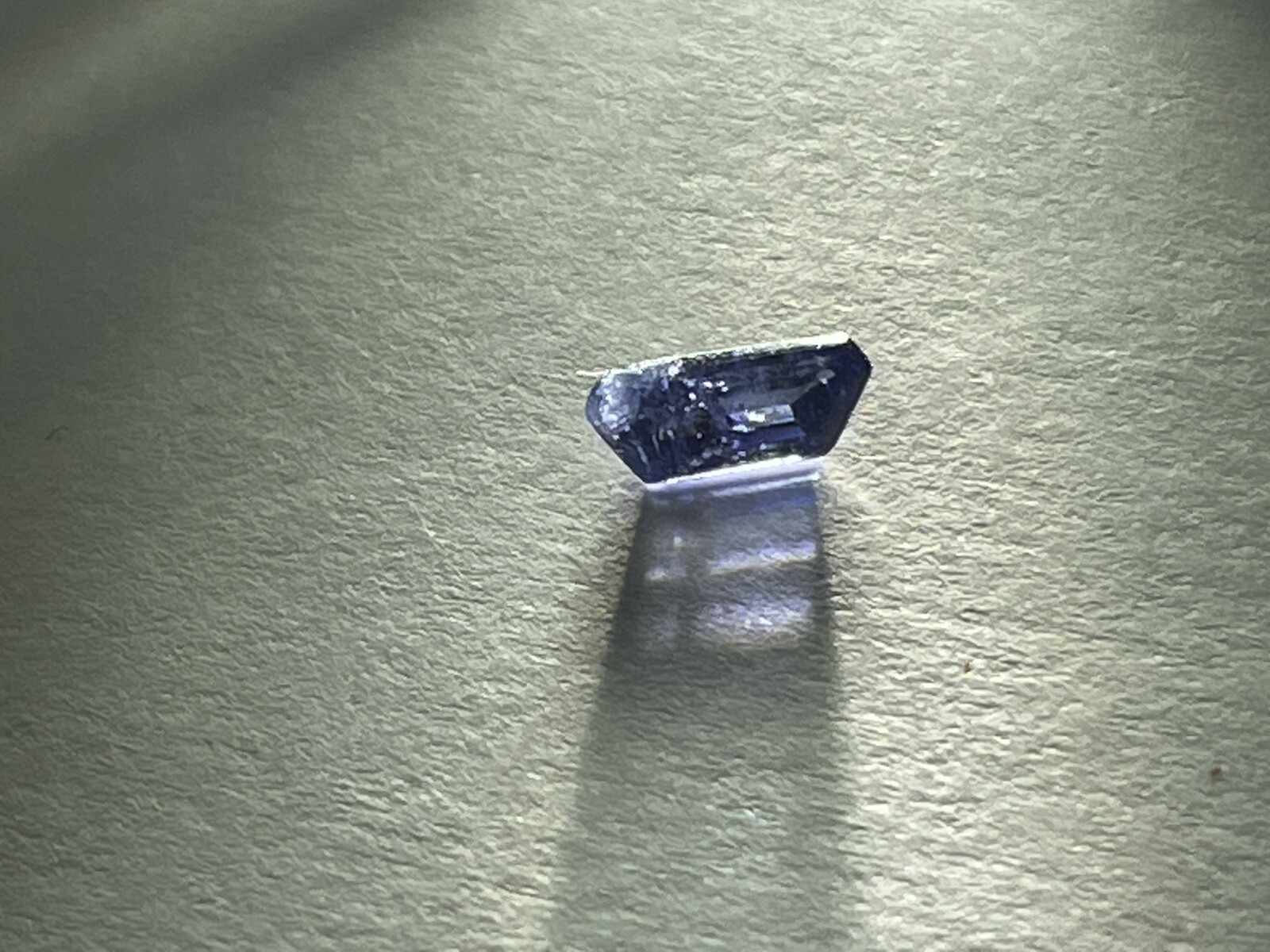 Benitoite from CA/USA fac cut in Germany 0.56ct 7.3x3mm Freeform