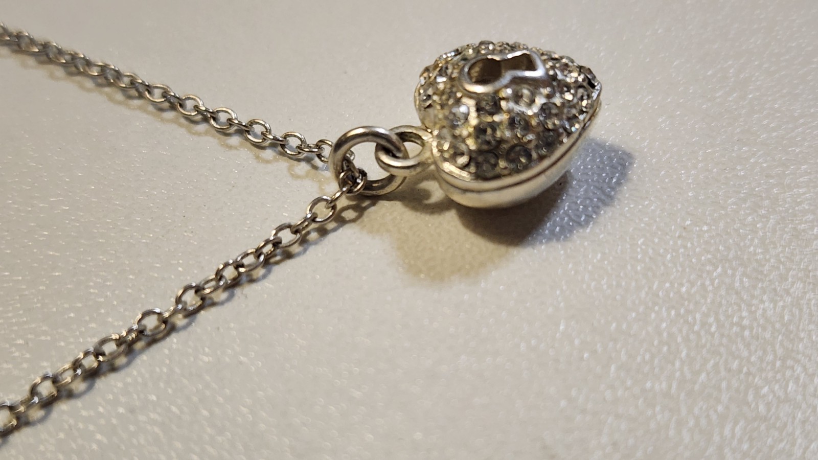 American Eagle AEO Silver Toned Necklace Crystal Rhinestone Keyhole Heart Signed