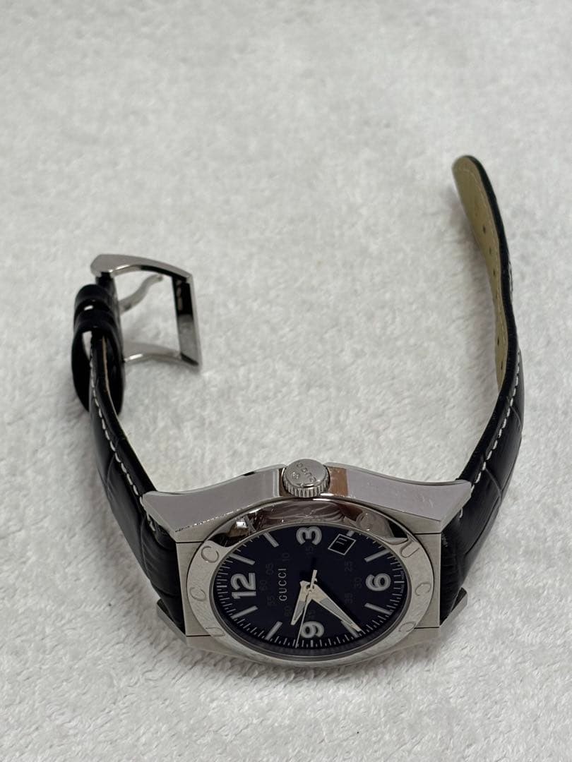 GUCCI Pantheon Quartz Date Men’s Model