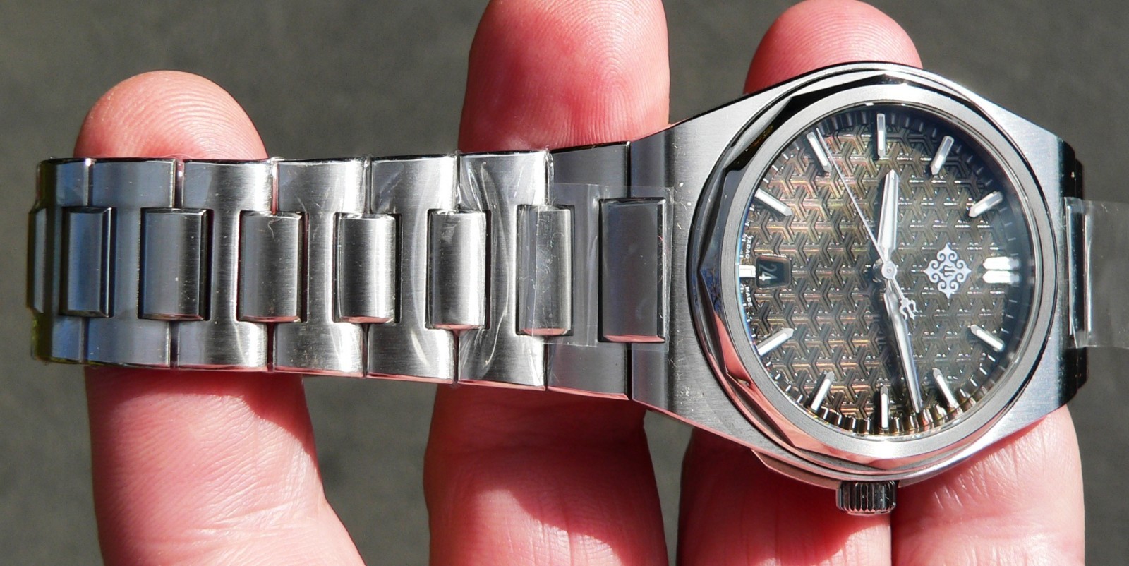 New IXDAO Warrior watch, mother of pearl dial, Miyota 9015 automatic, sapphire