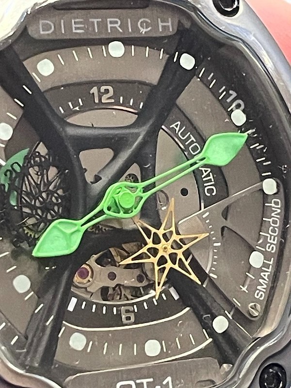Dietrich Organic Time OT-1, automatic men’s watch green hands