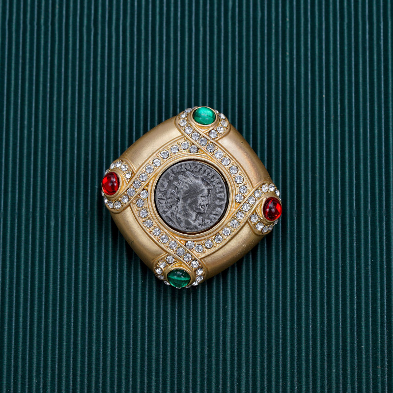 Exquisite Women Crystal Badge Pin Vintage Enamel Brooch Pin Elegant Lady Jewelry