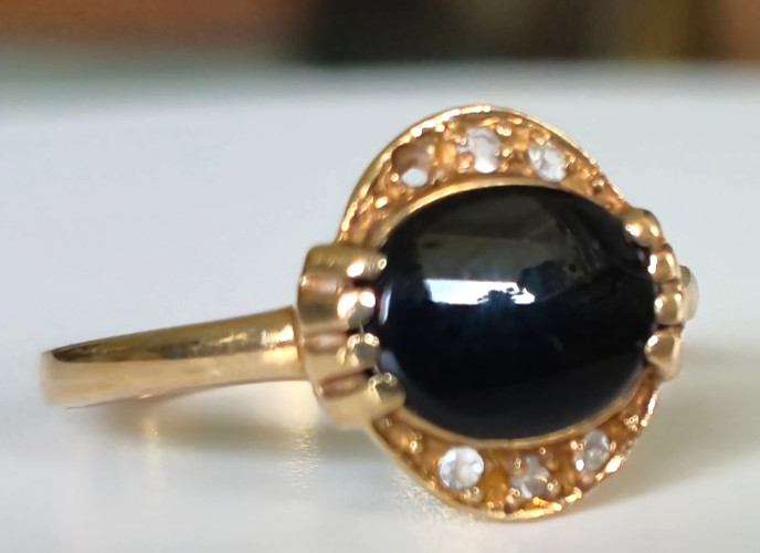 10K TRG Yellow Gold Ring – Black Onyx with Diamonds – Size 8, Weighs 2 Grams