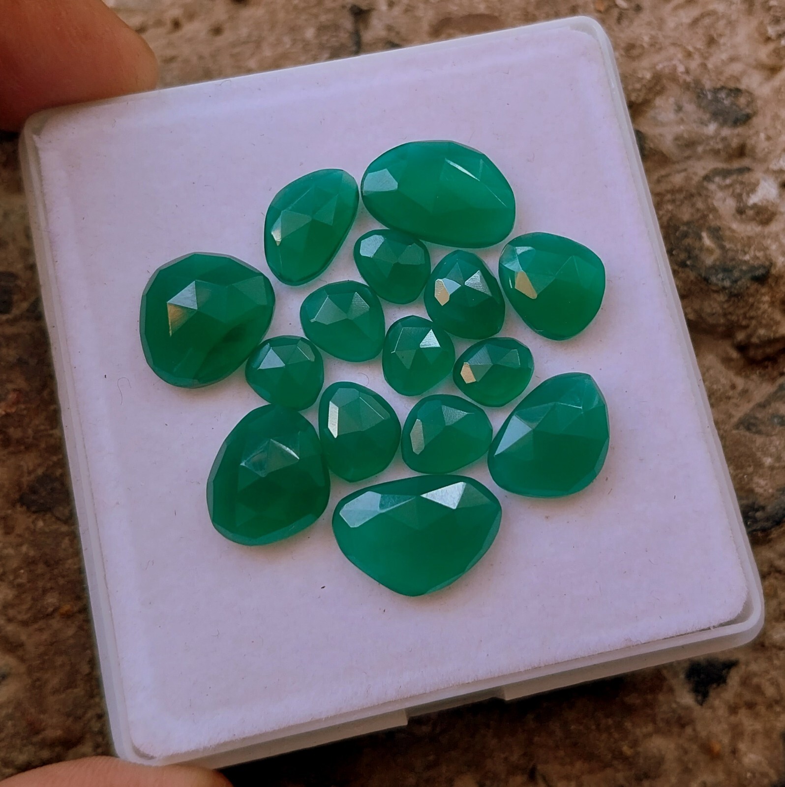 34 Ct 6.5×7 to 10×15 MM Natural Green Onyx Rose Cut 15 Piece Wholesale Lot