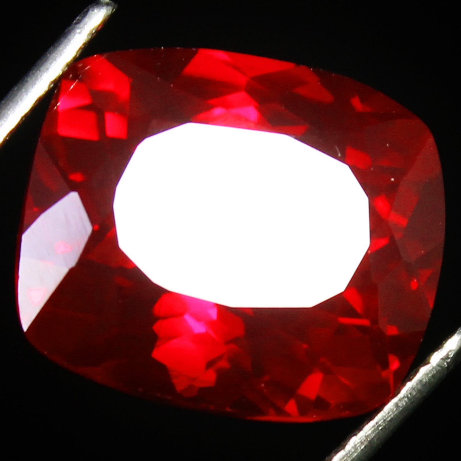 Natural 15.8 Ct Certified Mogok Pigeon Blood Red Ruby 15×13 MM Cushion Gemstones
