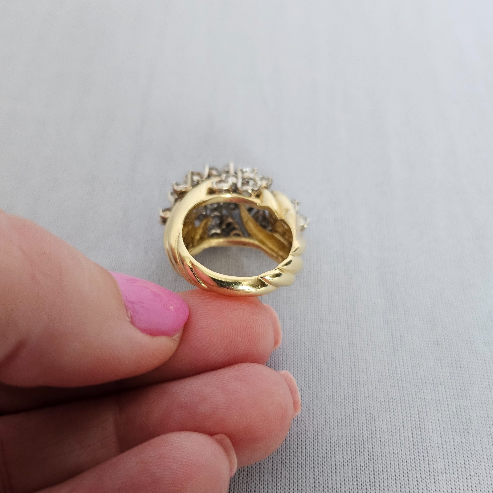VVintage 18K Gold 3.49 CTW Diamond Cluster Ring H-I SI1-2 Size 6 Estate