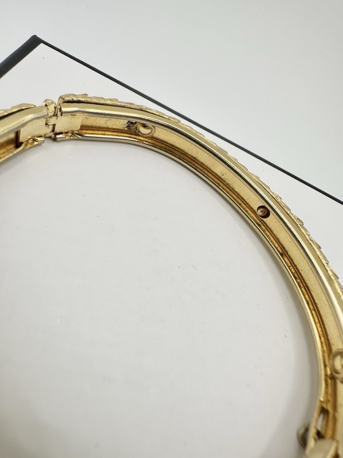 VTG Gold Tone Hinge Bangle Snake Skin Textured Bracelet Unsigned Estate MCM Read