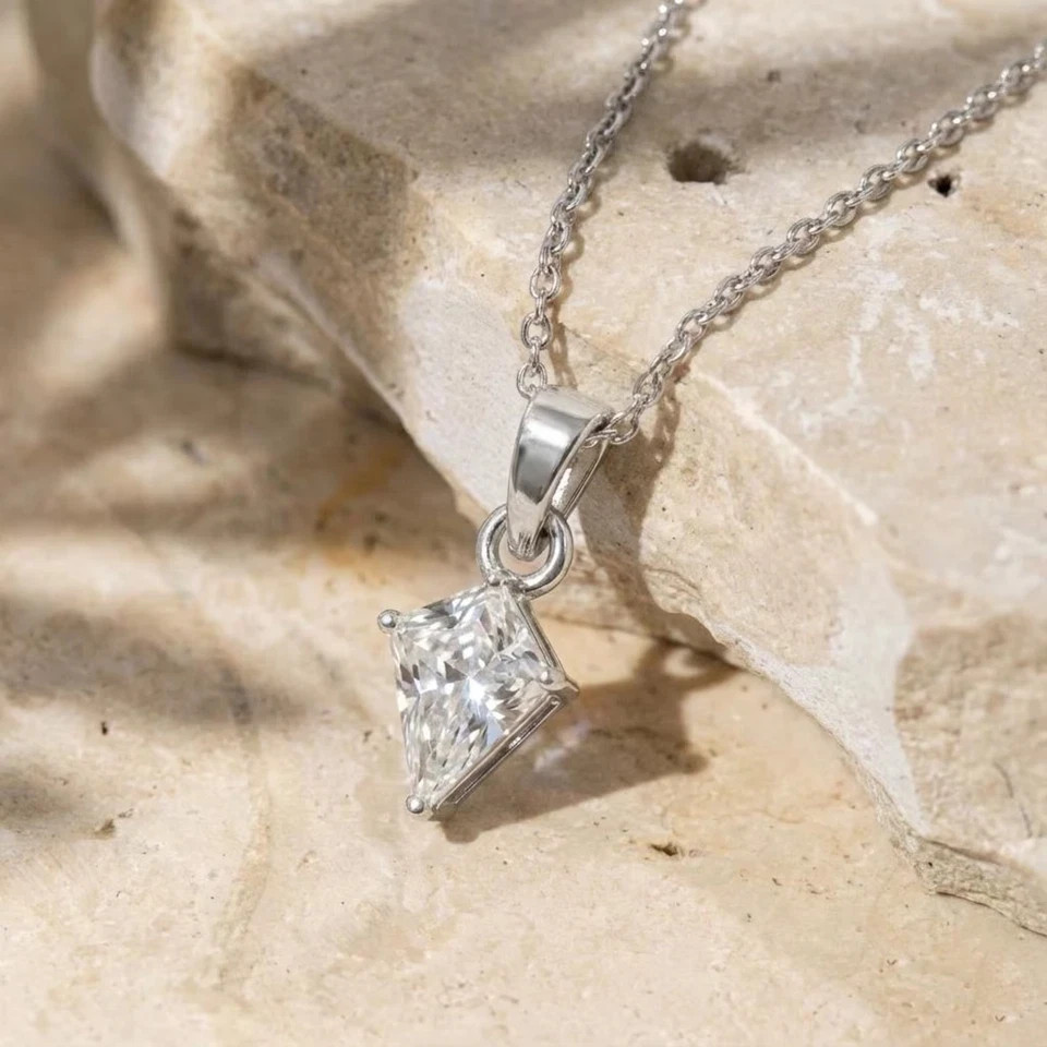 21 Ct Natural Brazilian Kite Shape White Zircon Pendant 925 Silver Gemstone
