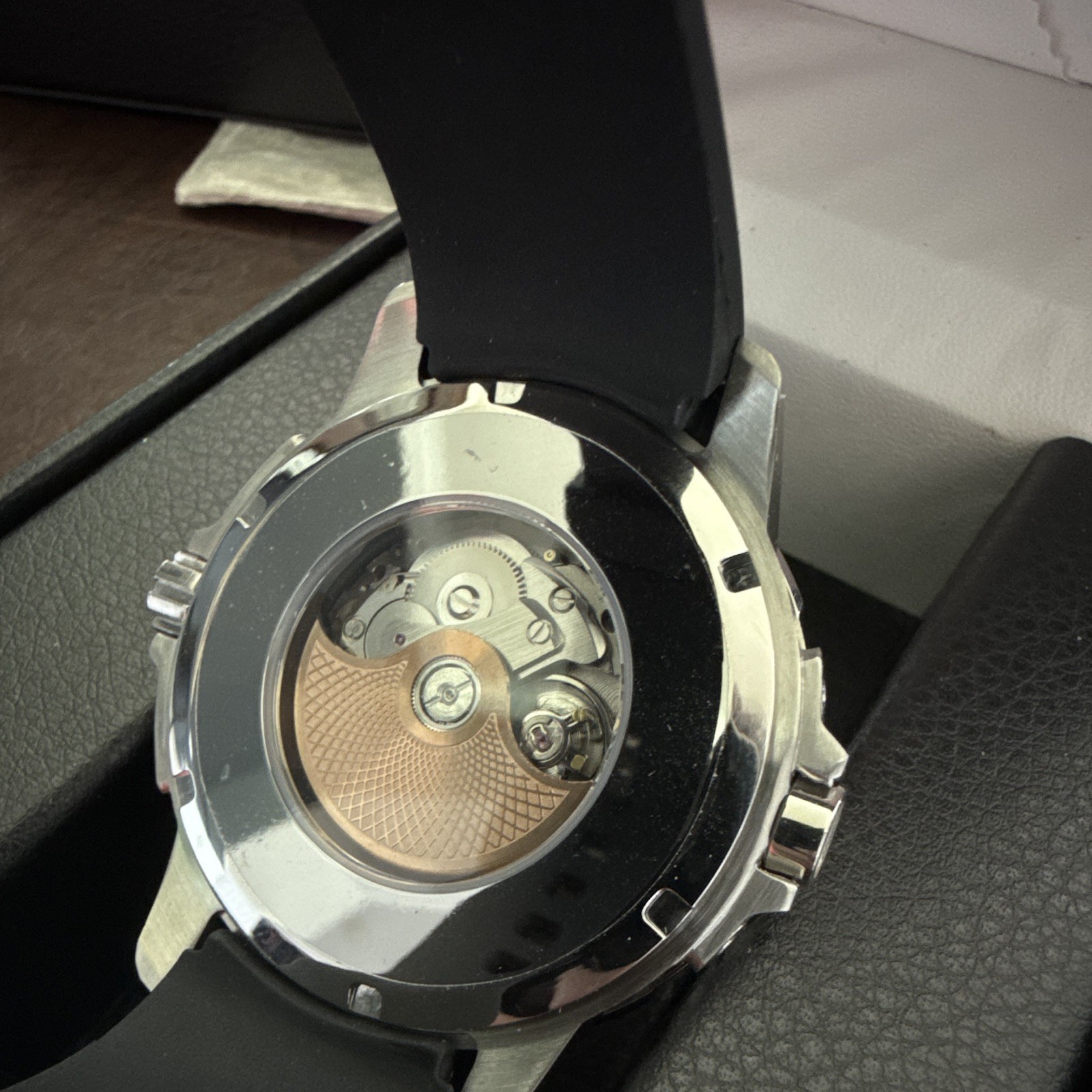 NEO Men’s Automatic Watch White Dial Date Silver Case Black Rubber Strap Box