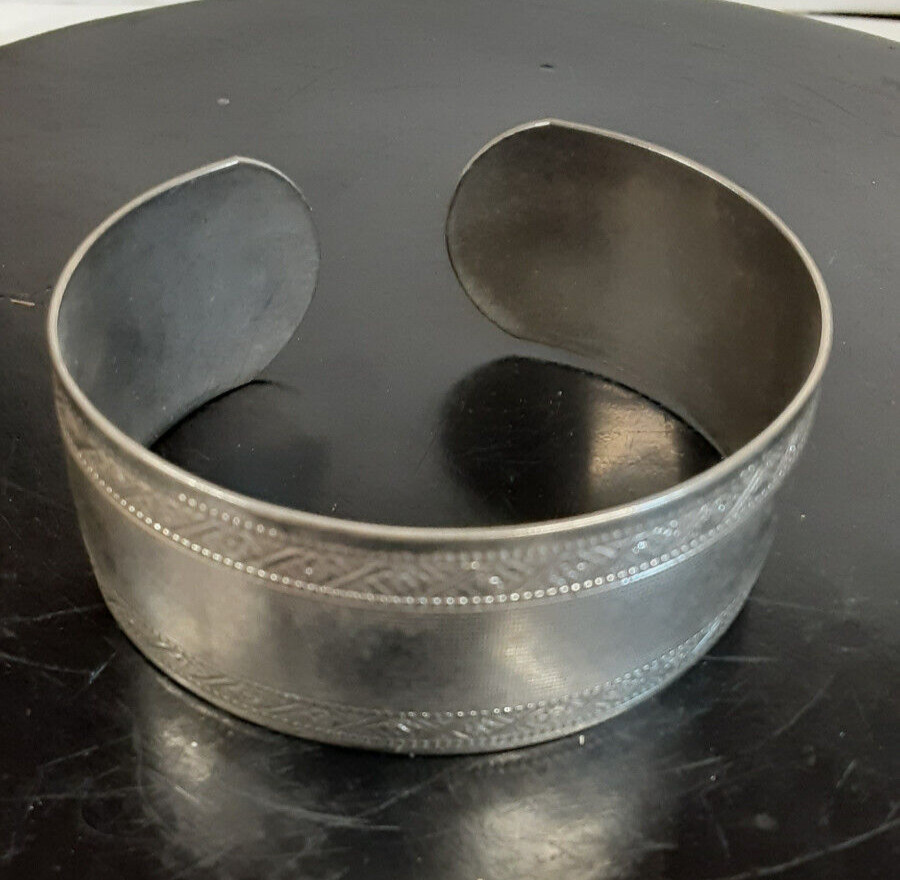 VINTAGE CUFF BRACELET With Design 2-1/4 inch Diameter, 1 inch Wide