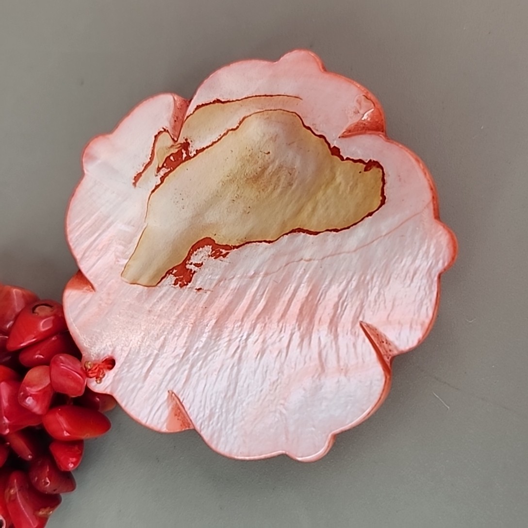 Coral Beaded Necklace Three Layered Dyed Mother of Pearl Flower Pendant Red 18″