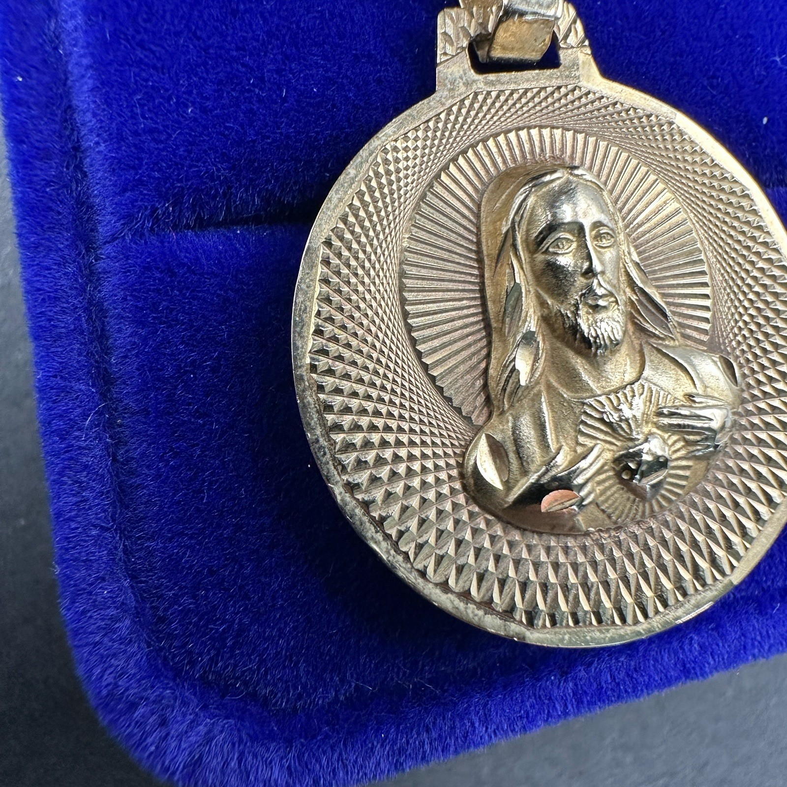 10K Yellow Gold Sacred Heart Jesus Virgin Mary Reversible Pendant 3.48g