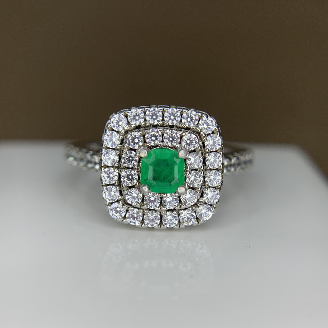 Natural 22 Carat Vivid Green Emerald Designer Ladies Ring – 925 Sterling Silver