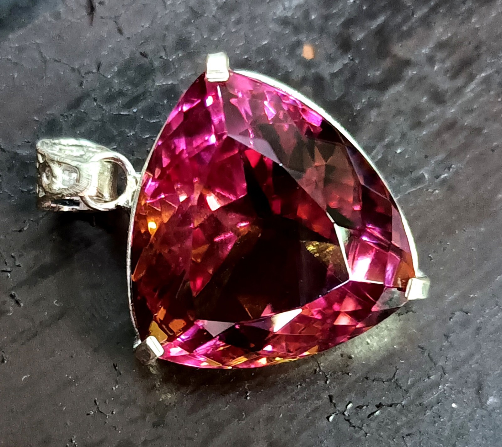 EGL Certified 84.05 Ct Trillion Natural Zultanite 925 Silver Pendant Loose Gems