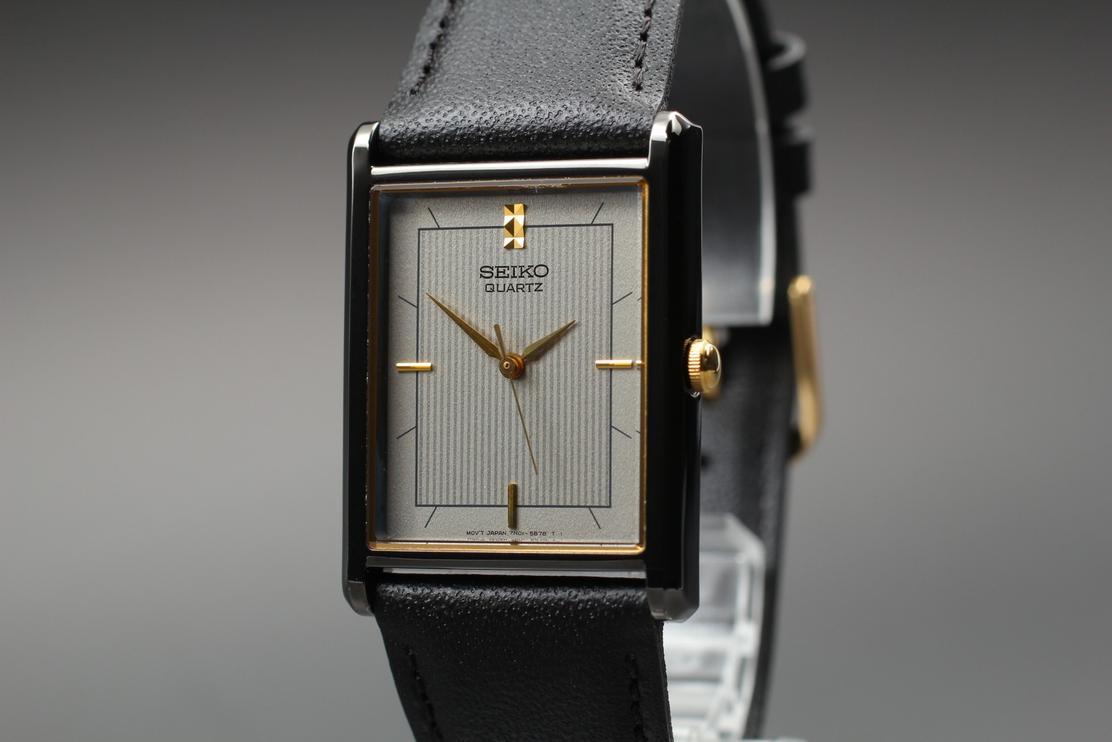 Vintage 1992 N MINT Seiko 7N01-5B50 SFR183P Black Tank Quartz Mens Watch JAPAN